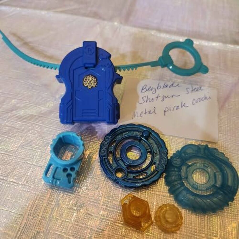 Beyblade "shotgun steel"  Pirate Orochi